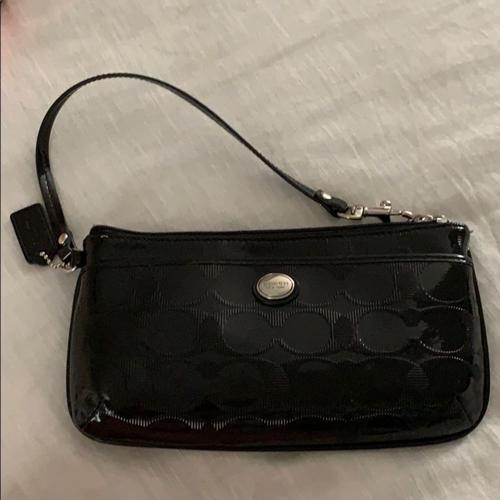 *AUTHENTIC* coach patent leather wristlet